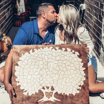 Couple kissing bordered tree puzzle 350px Couple kissing bordered tree puzzle 350px